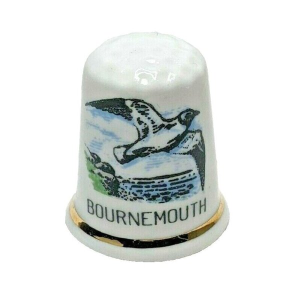 Fontygary Pottery Town of Bournemouth Souvenir Collectors Bone China Thimble - Picture 1 of 5